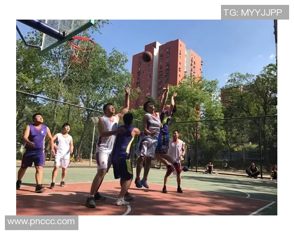 以篮球为纽带探索团队协作与青春拼搏的无限魅力