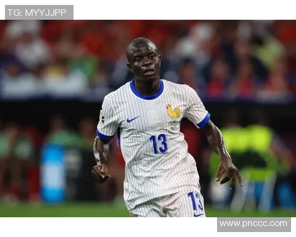 聚焦足坛明星球员成长历程与赛场风云全景展现他们的拼搏与荣耀梦